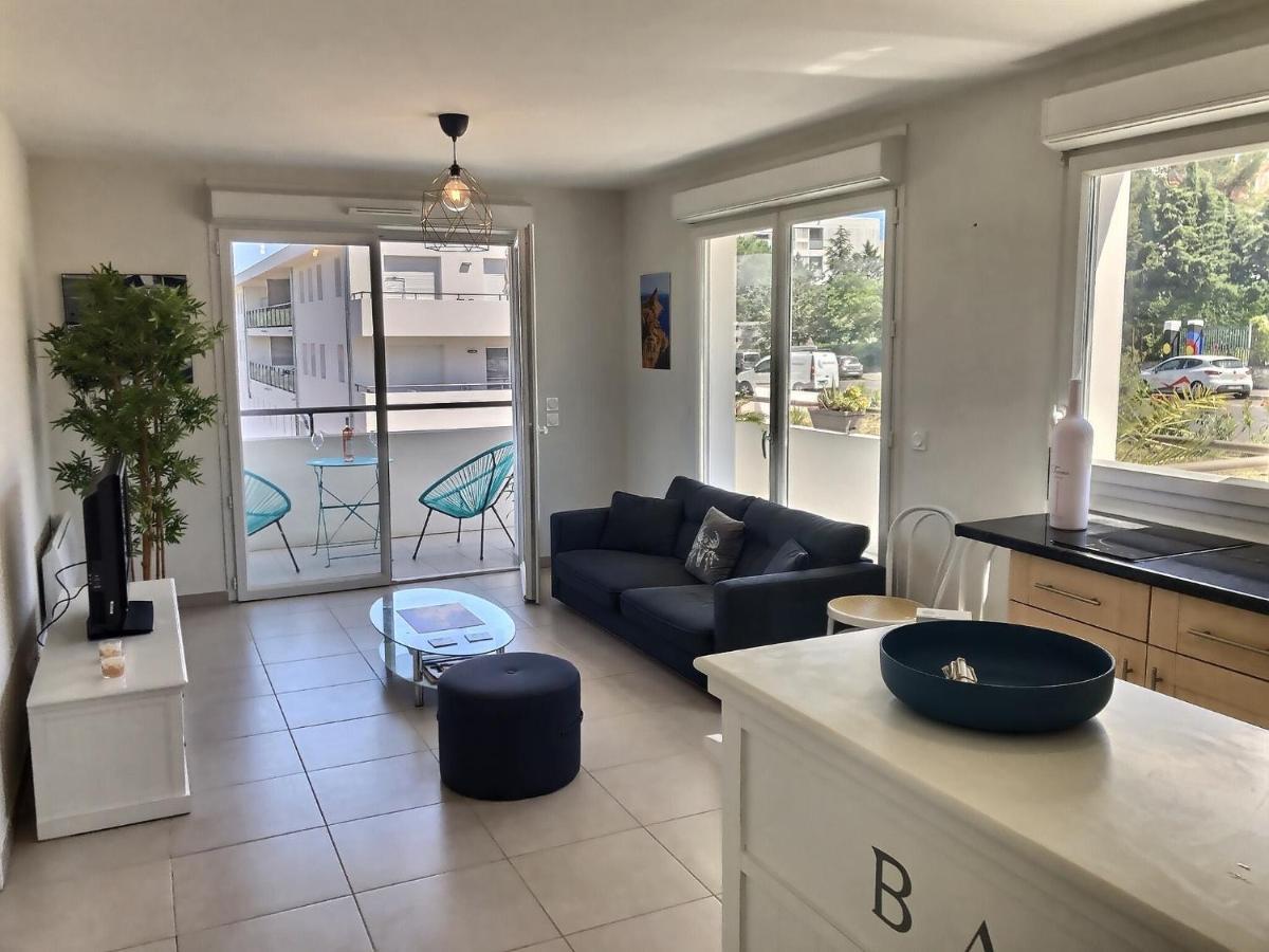 Bleuhorizon2 Apartment Ла Сиота Екстериор снимка
