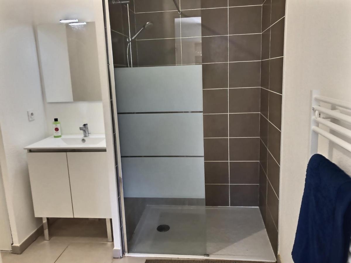 Bleuhorizon2 Apartment Ла Сиота Екстериор снимка